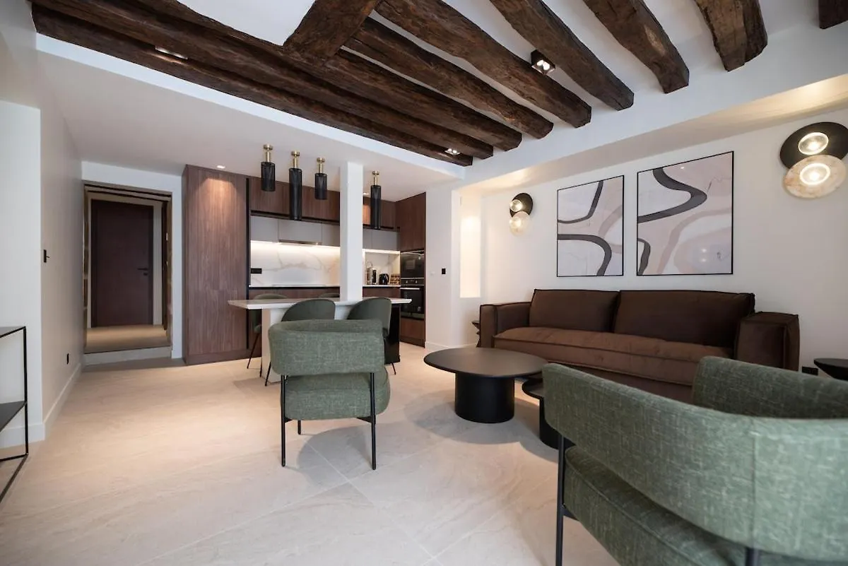 Charming Flat In Magnificient Place Des Vosges Parijs 0*,  Frankrijk