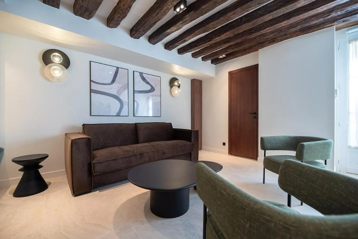 Appartement Charming Flat In Magnificient Place Des Vosges Parijs